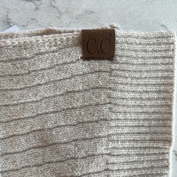 Scarf Color Sand NWT - Picture 2 of 3